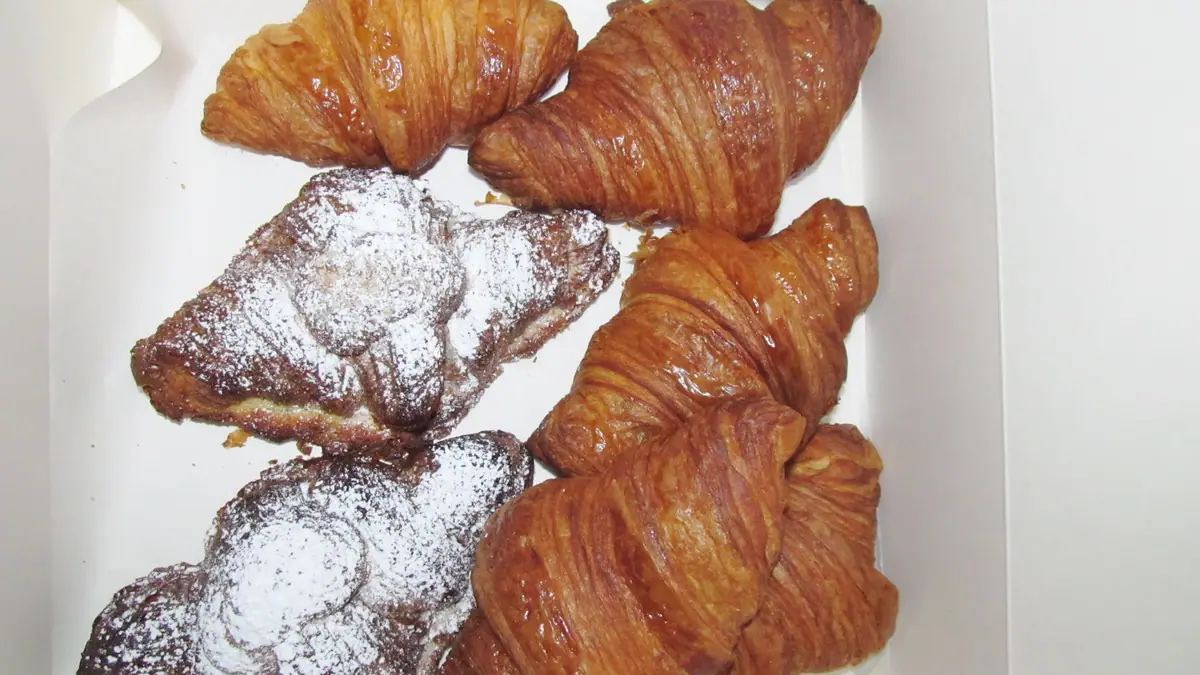 Buzzy Bee – patisserie in Chester town centre